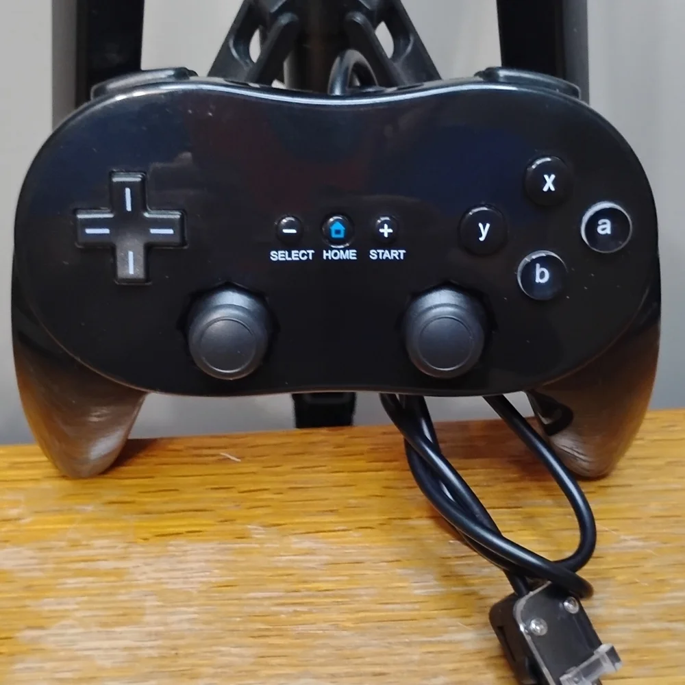 Black Pro Classic Joypad Wired Game Controller for Nintendo Wii